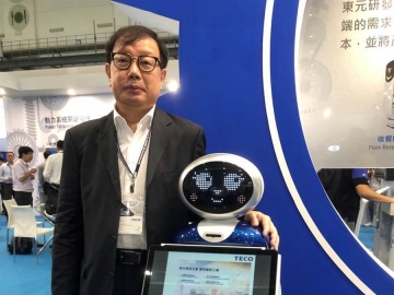 東元今首度展出收餐盤及導覽等服務型機器人